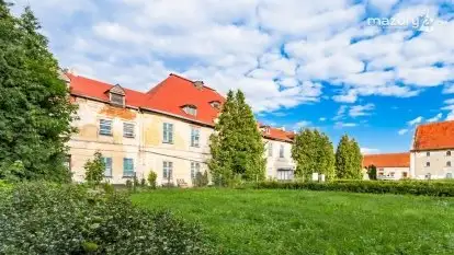 Pałac w Sztynorcie podnosi się jak „fenix z popiołów”