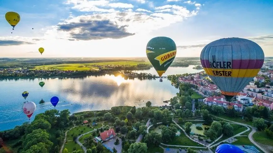 Balony nad Mazurami. Wystartowały zawody w Ełku