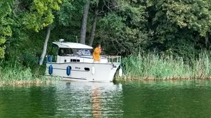Cumowanie na dziko podczas rejsu po Mazurach