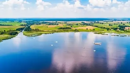 Na jeziorze Szymon powstał kanał z przystanią – bez pozwolenia