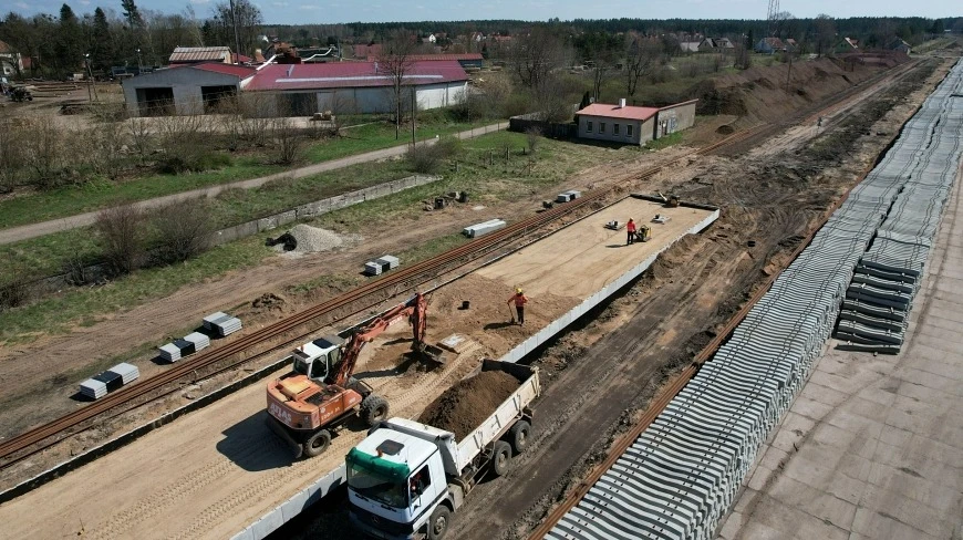 Kolej lepiej dostępna na Mazurach. Inwestycja trwa w Giżycku