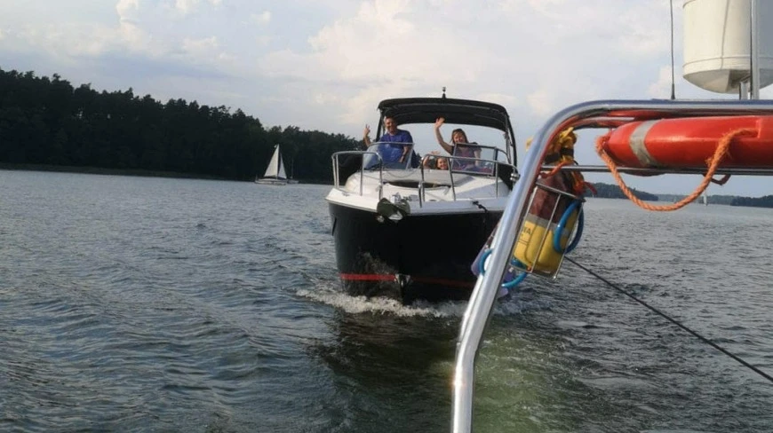 Policyjne interwencje na mazurskich jeziorach