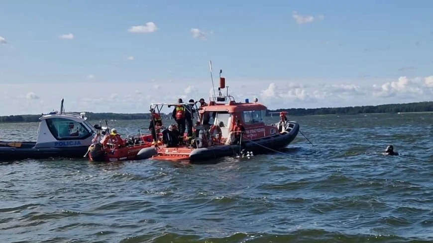 Rozpoczęła się akcja wydobycia drugiego jachtu z jeziora Niegocin