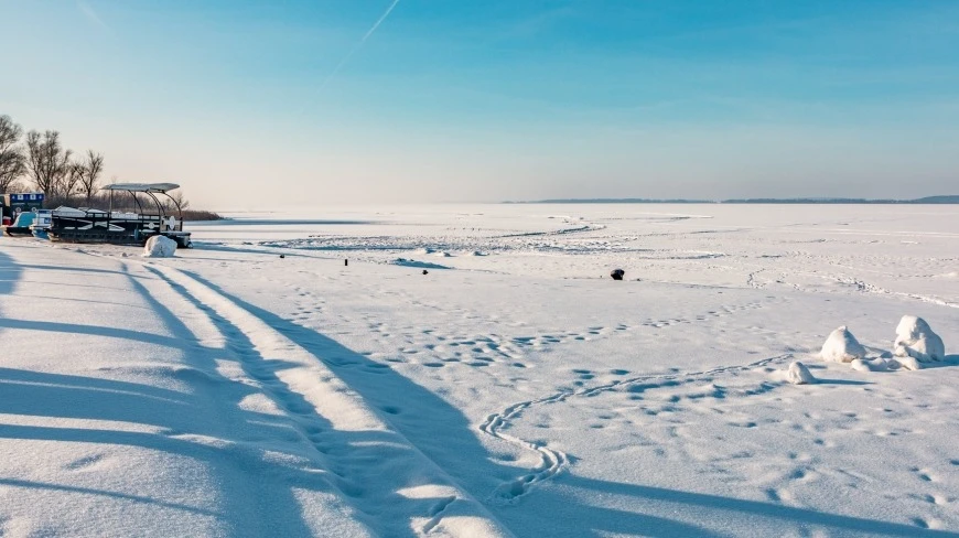 Wyścigi na zamarzniętych Śniardwach. Nie zabronione, ale niebezpieczne