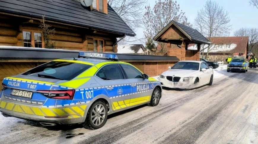 Śniardwy pod nadzorem policji. Masowe kontrole drogowe miały ostudzić zapał kierowców