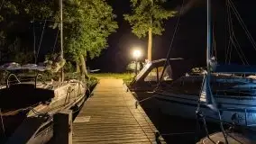 Zdjęcia nocne portu w Wierzbie przy jeziorze Bełdany - zdjęcie 17