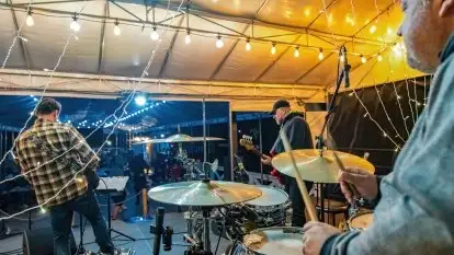 Bartek Grzanek podczas koncertu w Sztynorcie, sierpień 2021