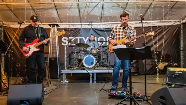 Bartek Grzanek podczas koncertu w Sztynorcie, sierpień 2021 - zdjęcie 10