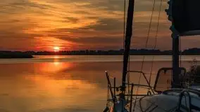 Ognisty zachód przy porcie Ognisty Ptak, jezioro Święcajty - zdjęcie 7