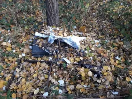 Szeroki Ostrów pełen śmieci - zdjęcie 8