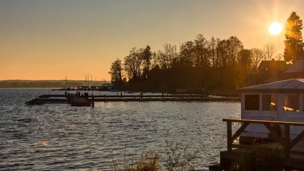 Zachód słońca w Rynie nad jeziorem Ryńskim, październik 2021 r. - zdjęcie 11