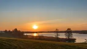 Zachód słońca w Rynie nad jeziorem Ryńskim, październik 2021 r. - zdjęcie 17