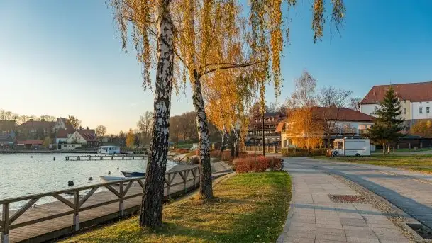 Zachód słońca w Rynie nad jeziorem Ryńskim, październik 2021 r. - zdjęcie 10