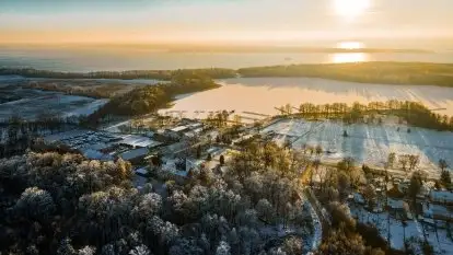 Grudniowy, zimowy port w Sztynorcie
