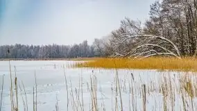 Księżycowy Dworek i jezioro Siercze w okowach zimy - zdjęcie 3