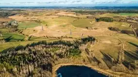 Zimowa sceneria nad plażą przy jeziorze Szóstak - zdjęcie 20