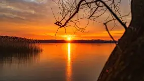 Zachód słońca nad jeziorem Dobskim, marzec 2022 r. - zdjęcie 22