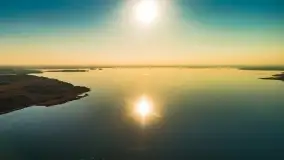 Jezioro Śniardwy i Nowe Guty na ujęciach z drona - zdjęcie 12