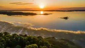 Wschód słońca nad jeziorem Mamry, Stanica Wodna Kietlice, czerwiec 2022 - zdjęcie 3