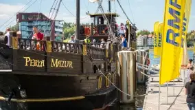 Fotorelacja z muzycznego i sportowego rozpoczęcia wakacji w Mikołajkach - zdjęcie 39