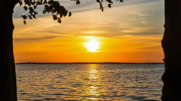 Zachód słońca w Pieczarkach, jezioro Dargin, lipiec 2022 - zdjęcie 3