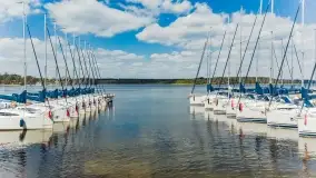 Jezioro Bełdany i miejscowość Kamień z drona, wiosna 2020 - zdjęcie 4