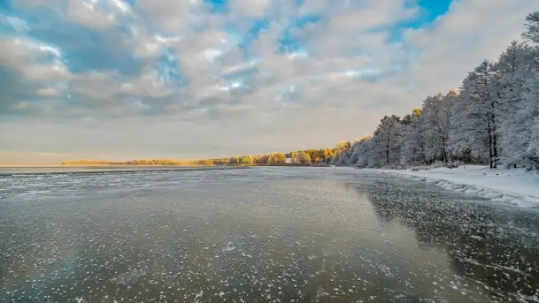 Bajkowe i zimowe klimaty nad jeziorem Dargin, grudzień 2022 - zdjęcie 1