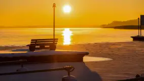 Zimowy wschód słońca w PTTK Wilkasy nad jeziorem Niegocin - zdjęcie 5