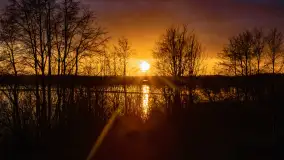 Grudniowy zachód słońca nad jeziorem Łabap - zdjęcie 13