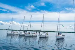 Rejs po mazurskich jeziorach, który pomaga dzieciom z domów dziecka - zdjęcie 2