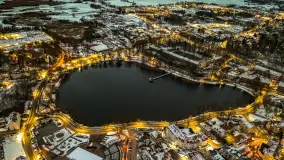 Nocny Kętrzyn z drona, luty 2023 - zdjęcie 1