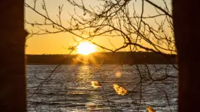 Zachód słońca nad jeziorem Kirsajty, luty 2023 r. - zdjęcie 9