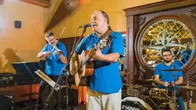 Grają na Mazurach, Shantaż w tawernie Albatros - zdjęcie 7