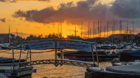 Zachód słońca w Mikołajkach, czuć sezon 2023 - zdjęcie 27