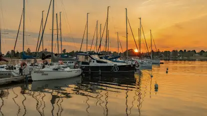 Zachód słońca nad jeziorem Bocznym w Rydzewie