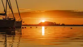 Wschód słońca nad jeziorem Mamry, Stanica Wodna Kietlice, sierpień 2023 r. - zdjęcie 11