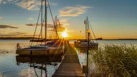 Wschód słońca nad jeziorem Mamry, Stanica Wodna Kietlice, sierpień 2023 r. - zdjęcie 14