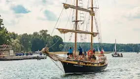 Oldtimery w Strandzie i na jeziorze Kisajno, sierpień 2023 r. - zdjęcie 13