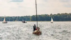 Oldtimery w Strandzie i na jeziorze Kisajno, sierpień 2023 r. - zdjęcie 80