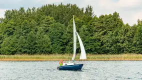 Oldtimery w Strandzie i na jeziorze Kisajno, sierpień 2023 r. - zdjęcie 106