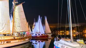 Nocne zdjęcia ze zlotu Oldtimerów w Strandzie, sierpień 2023 r. - zdjęcie 21