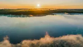 Wrześniowy i mglisty wschód słońca nad jeziorem Mój - zdjęcie 63