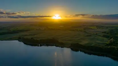 Zachód słońca nad jeziorem Mój, październik 2023 r.