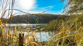 Złota mazurska jesień w Mrągowie nad jeziorem Juno - zdjęcie 33