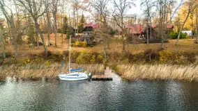 Kisajno, Piękna Góra i Łabędzi Ostrów w jesiennych kolorach z lotu ptaka - zdjęcie 29