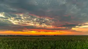 Zachód słońca na wschodnich obrzeżach Kętrzyna, sierpień 2023 r. - zdjęcie 31