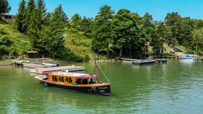 Melanie - replika parostatku, pływająca po Mazurach