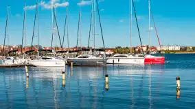 Słoneczne popołudnie w Marina Sośnica w Rynie, kwiecień 2024 r. - zdjęcie 23