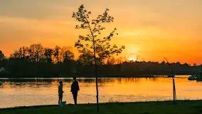 Zachód słońca nad jeziorem Ełckim w Ełku, maj 2024 r. - zdjęcie 20