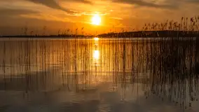 Zachód słońca nad jeziorem Święcajty, kwiecień 2024 r. - zdjęcie 7